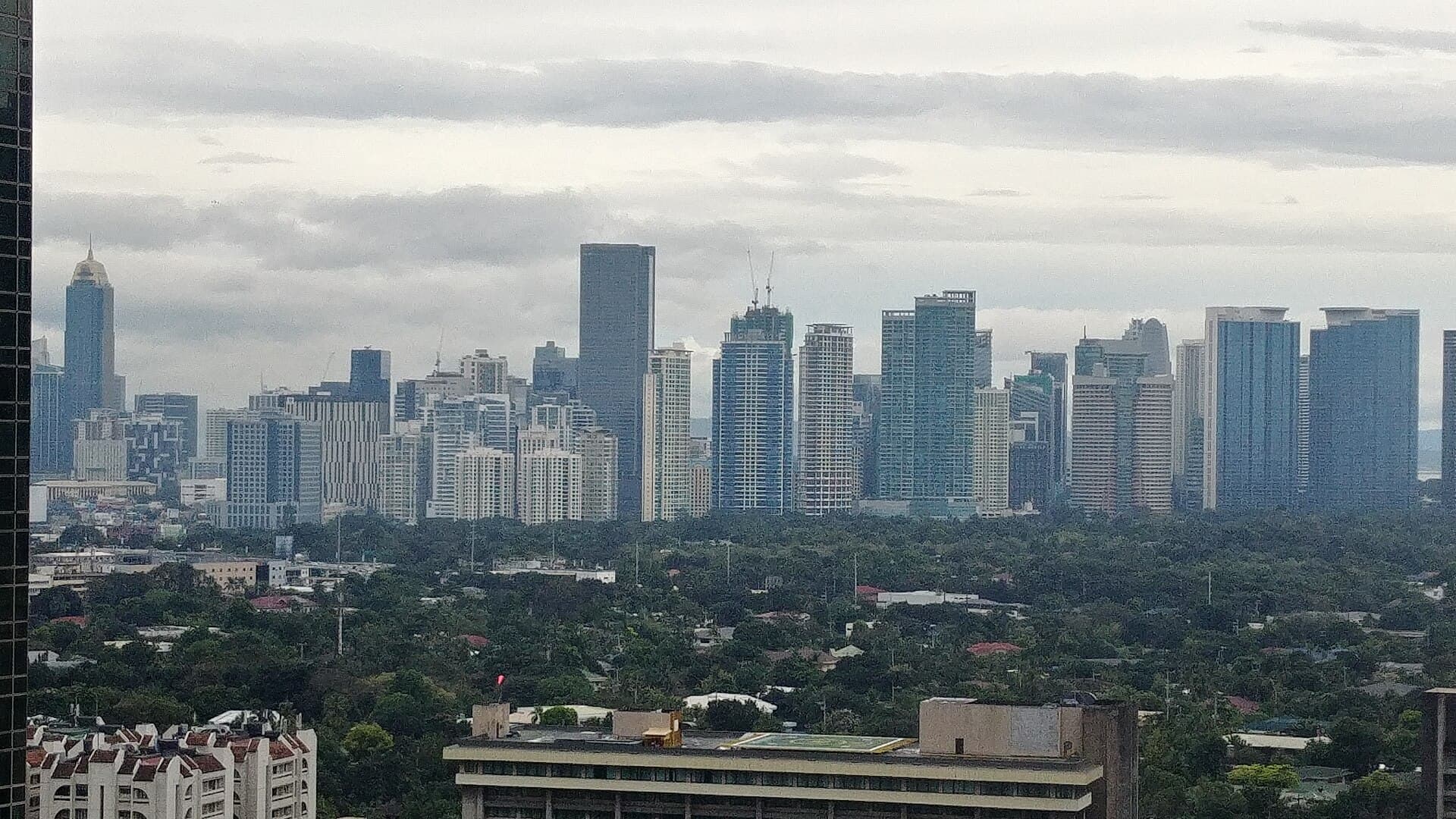 Metro Manila skyline at dusk